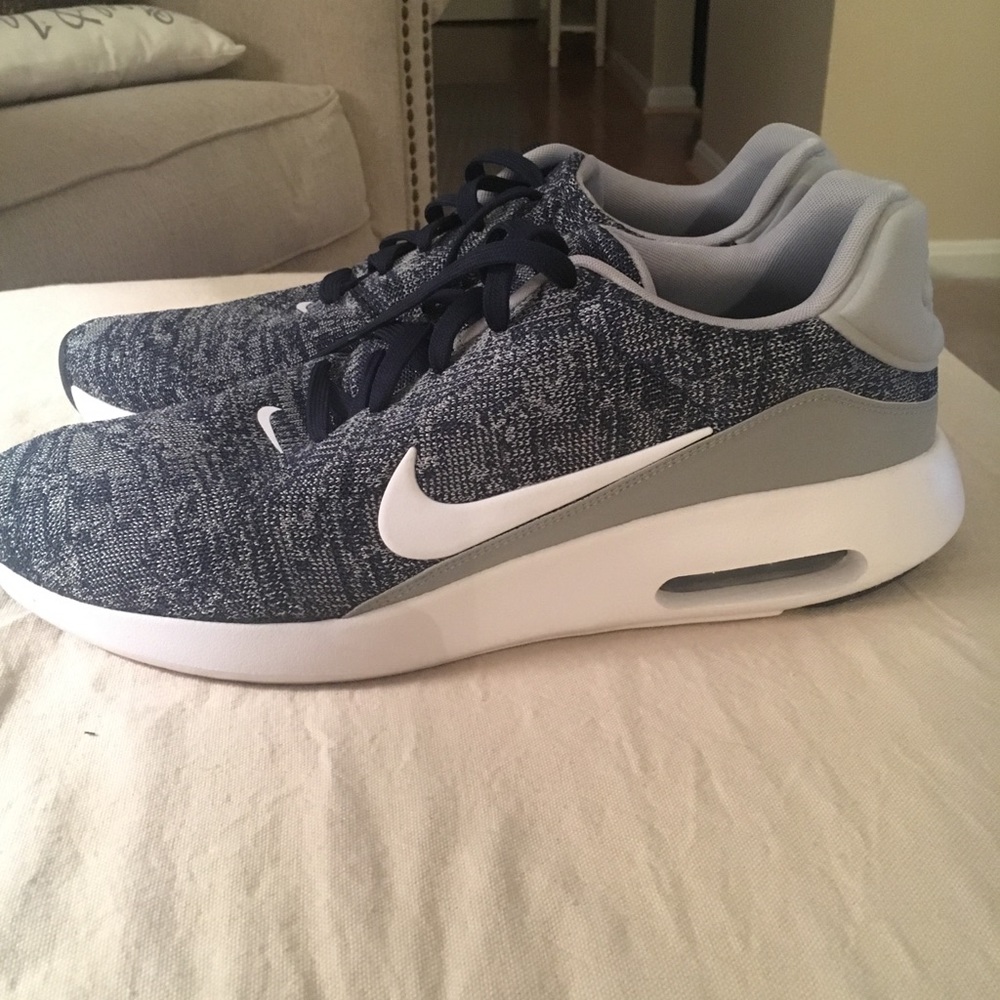 Size 13 Nike Airmax Modern Flyknit Sneakers.